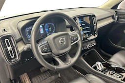 harmaa Volvo XC40 2021 kuva 7.
