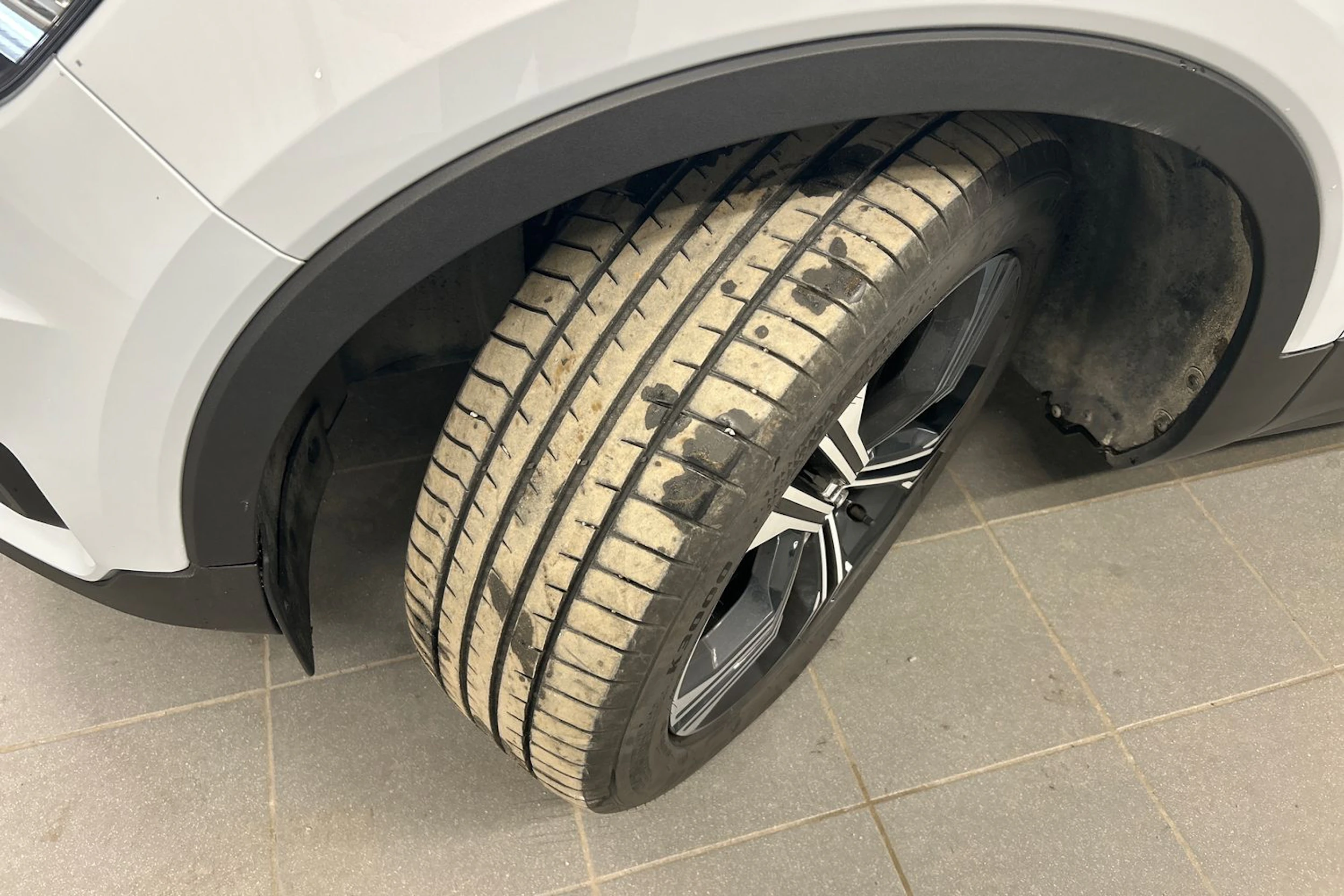 harmaa Volvo XC40 2021 kuva 10.