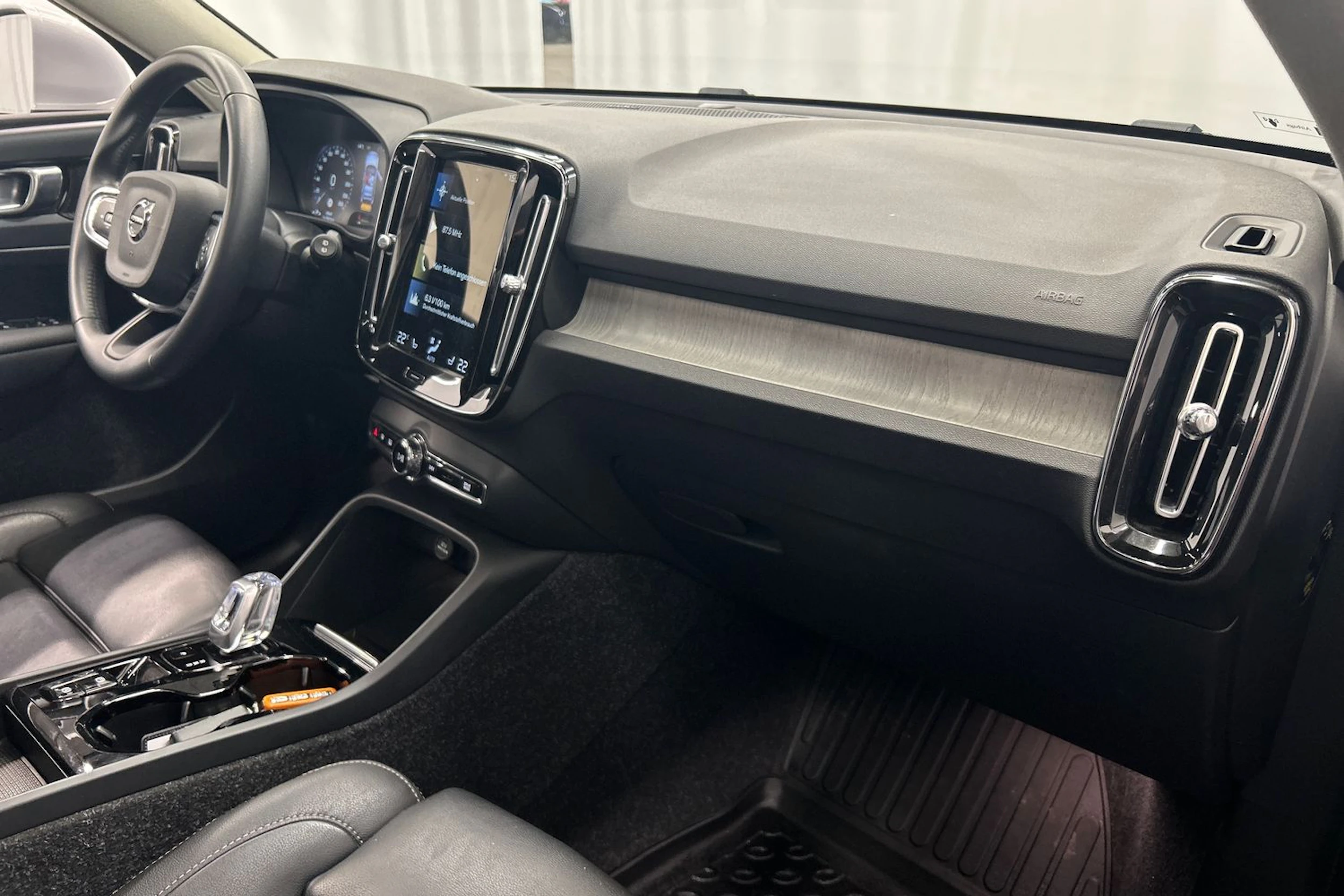 harmaa Volvo XC40 2021 kuva 12.