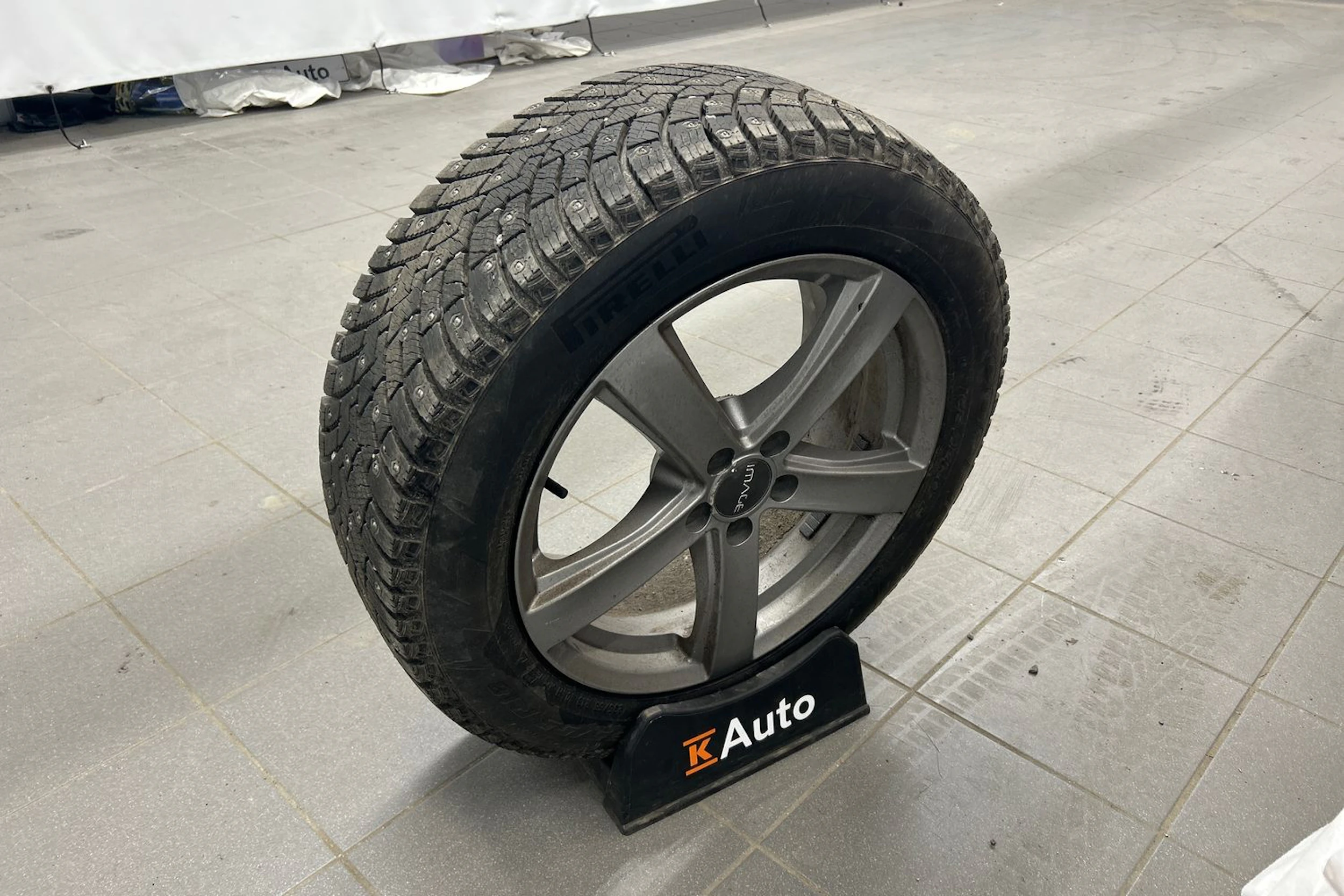 harmaa Volvo XC40 2021 kuva 14.