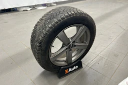 harmaa Volvo XC40 2021 kuva 14.