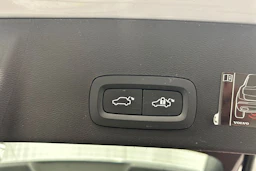 harmaa Volvo XC40 2021 kuva 15.