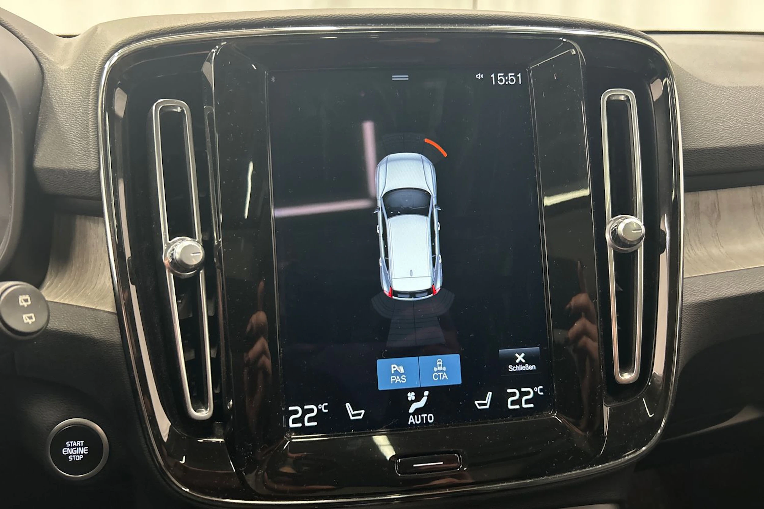 harmaa Volvo XC40 2021 kuva 23.