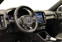 valkoinen Volvo XC40 2022 kuva 3.