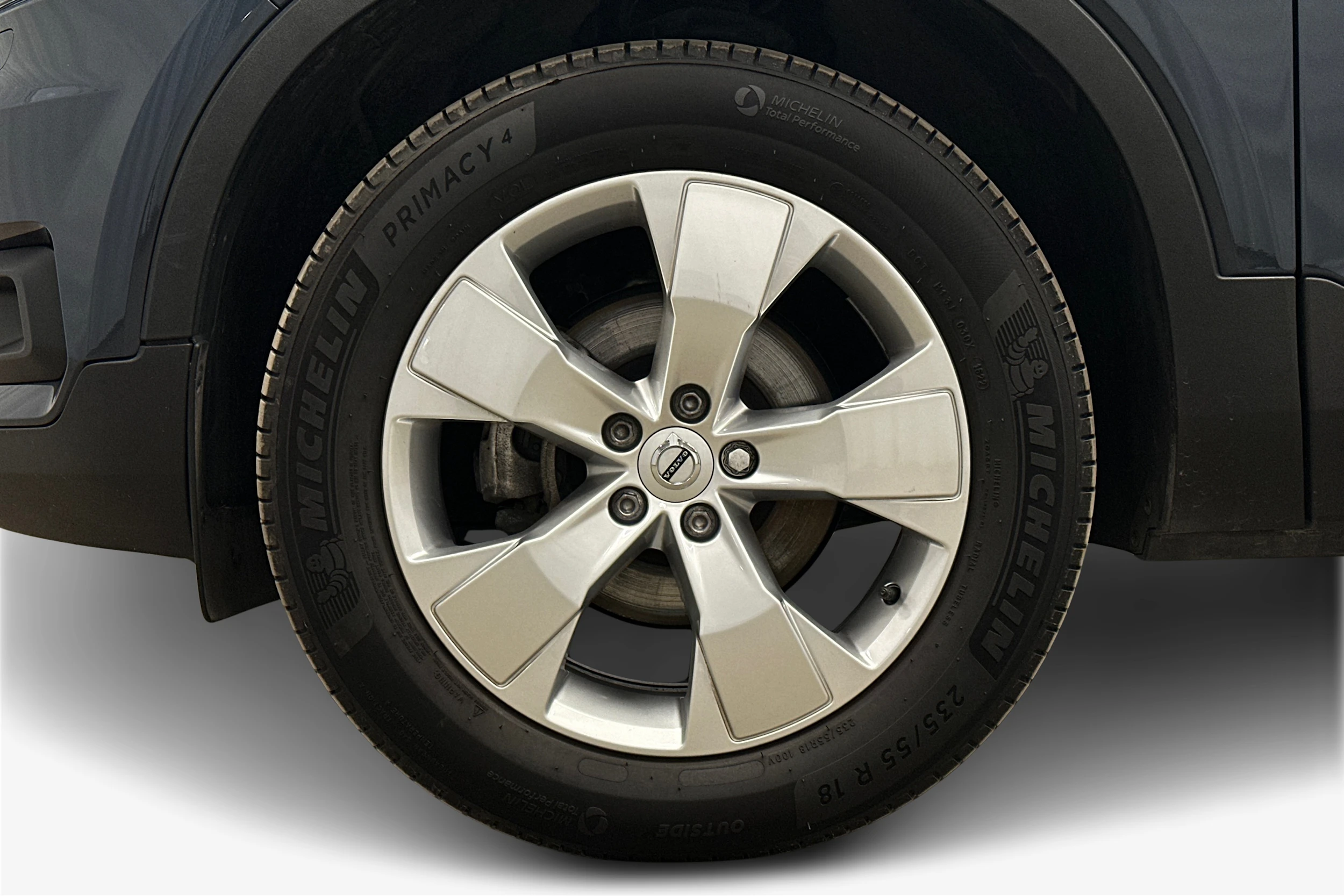sininen Volvo XC40 2022 kuva 9.