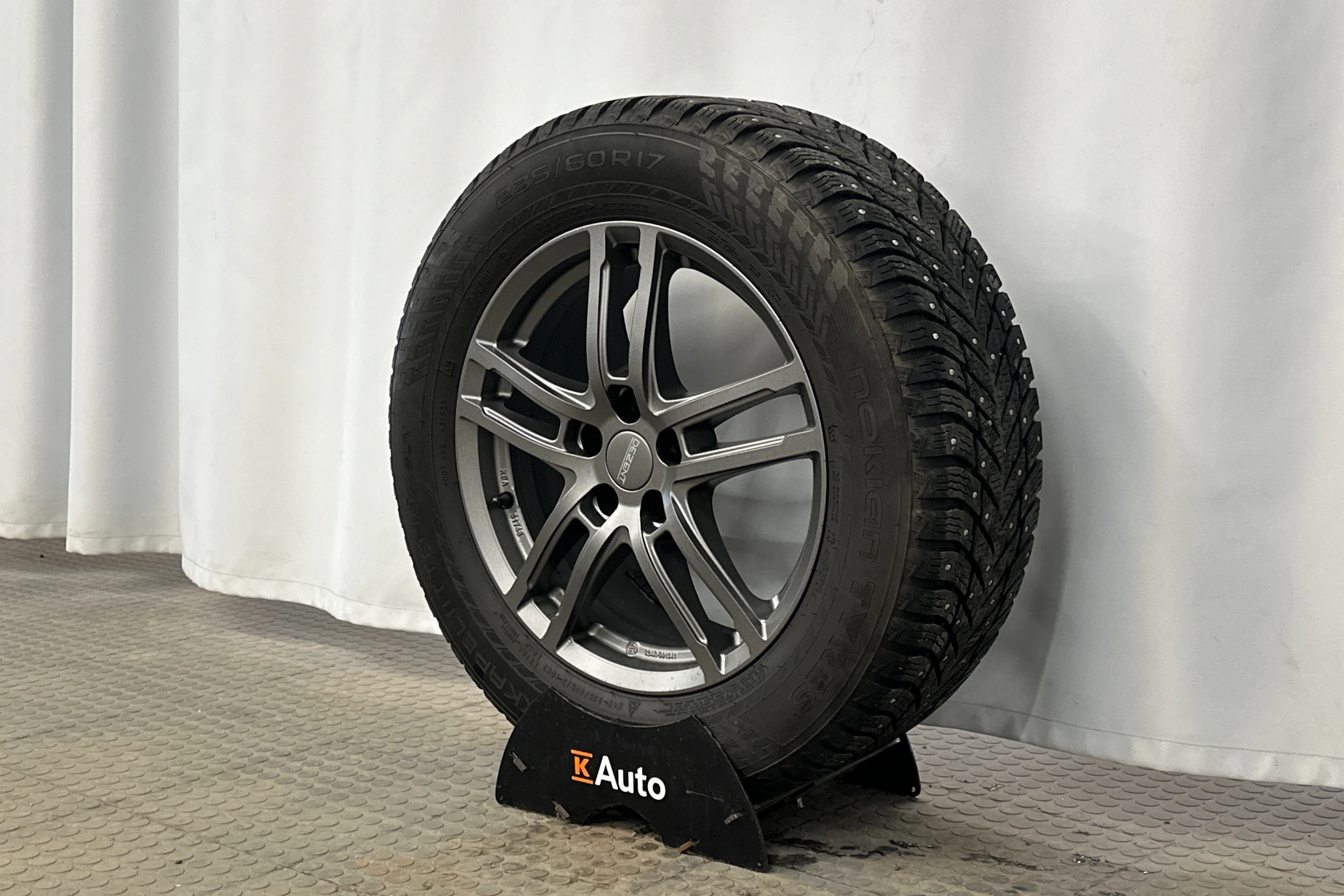 sininen Volvo XC40 2022 kuva 10.