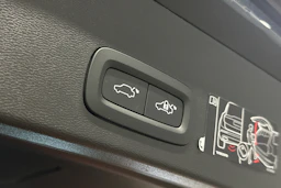 sininen Volvo XC40 2022 kuva 12.