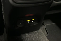 sininen Volvo XC40 2022 kuva 13.