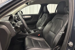 sininen Volvo XC40 2022 kuva 14.