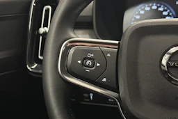 sininen Volvo XC40 2022 kuva 16.