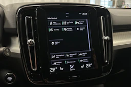 sininen Volvo XC40 2022 kuva 19.