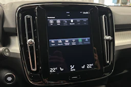 sininen Volvo XC40 2022 kuva 21.