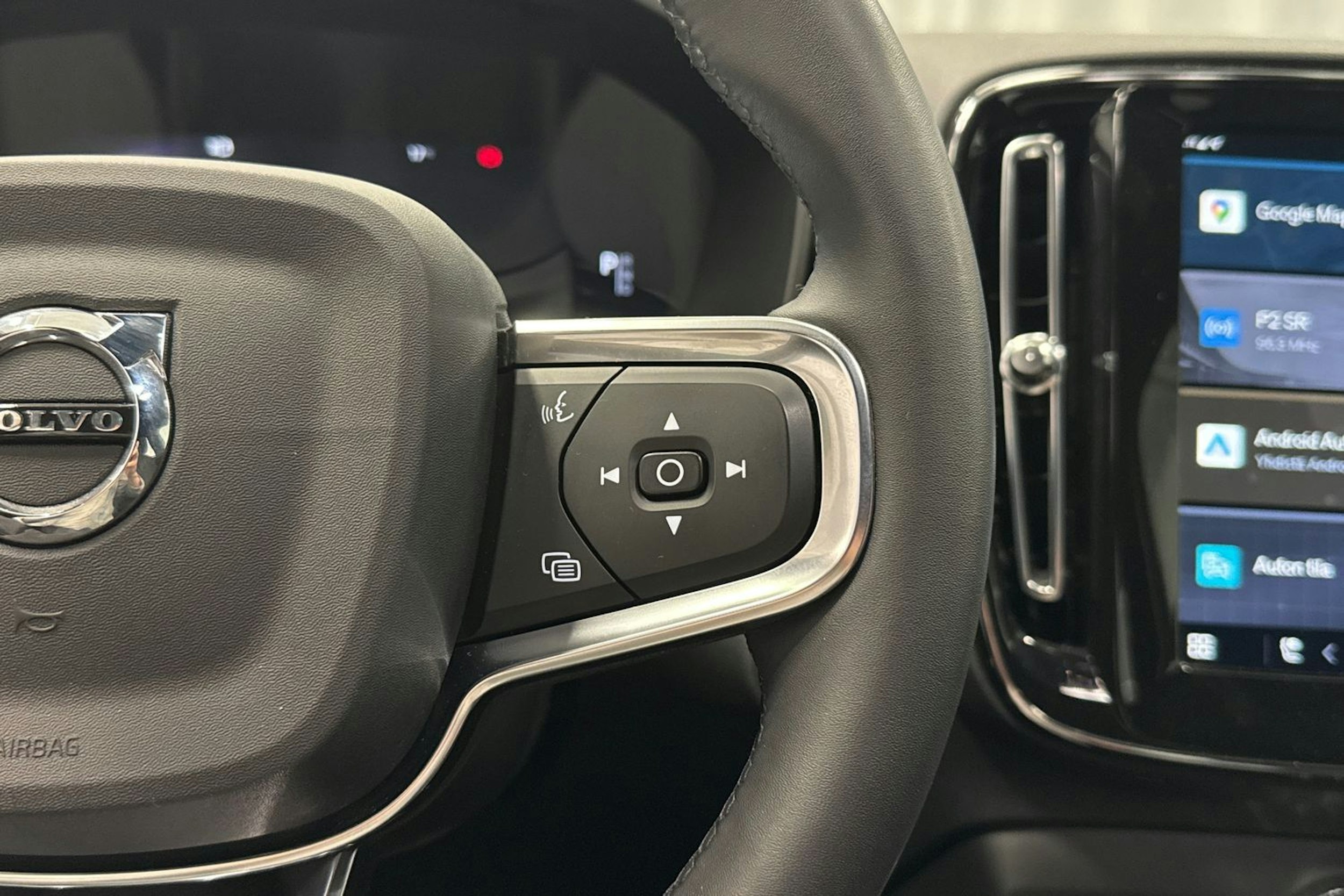 vihreä Volvo XC40 2022 kuva 11.