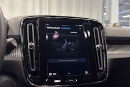 vihreä Volvo XC40 2022 kuva 17.