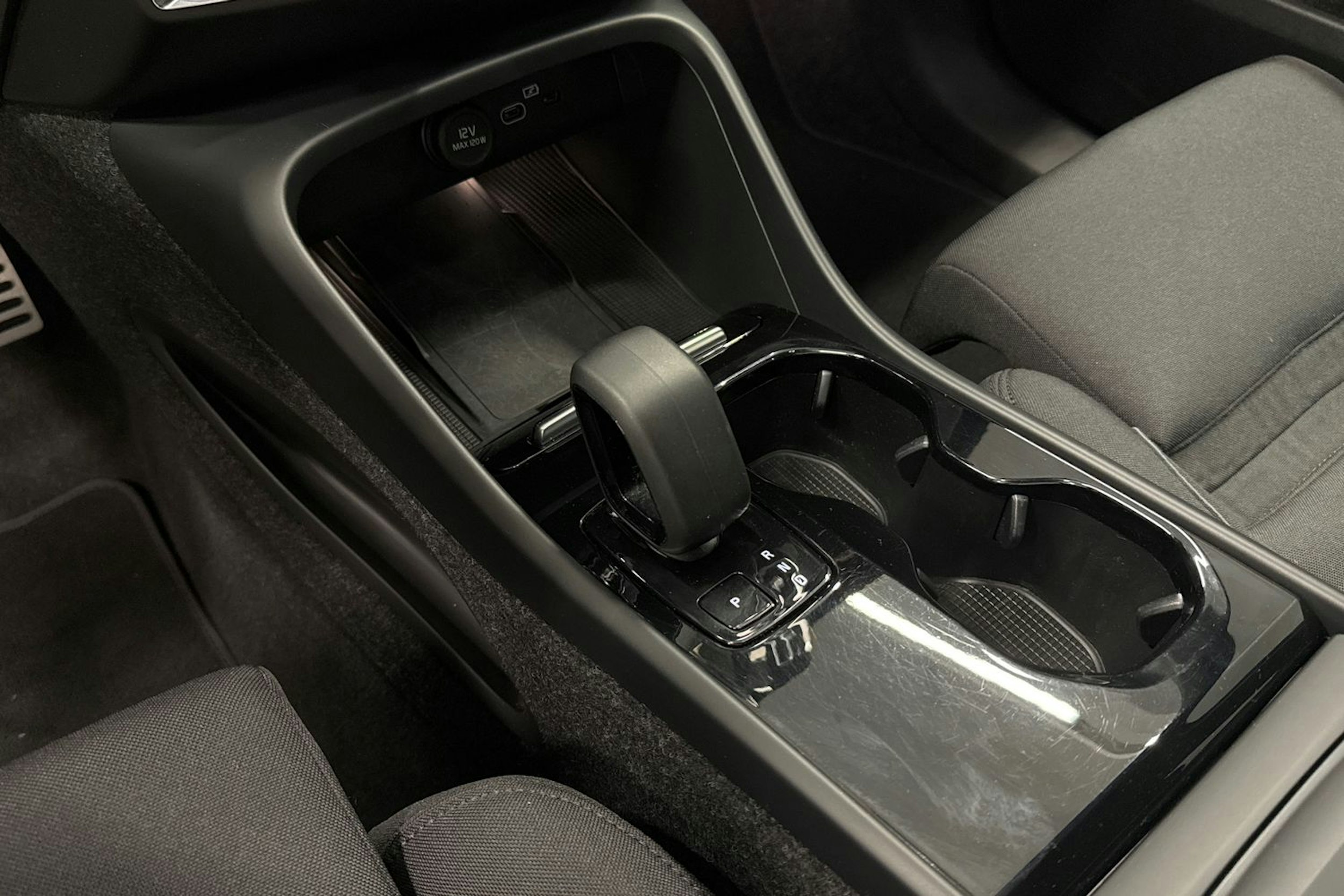 vihreä Volvo XC40 2022 kuva 20.