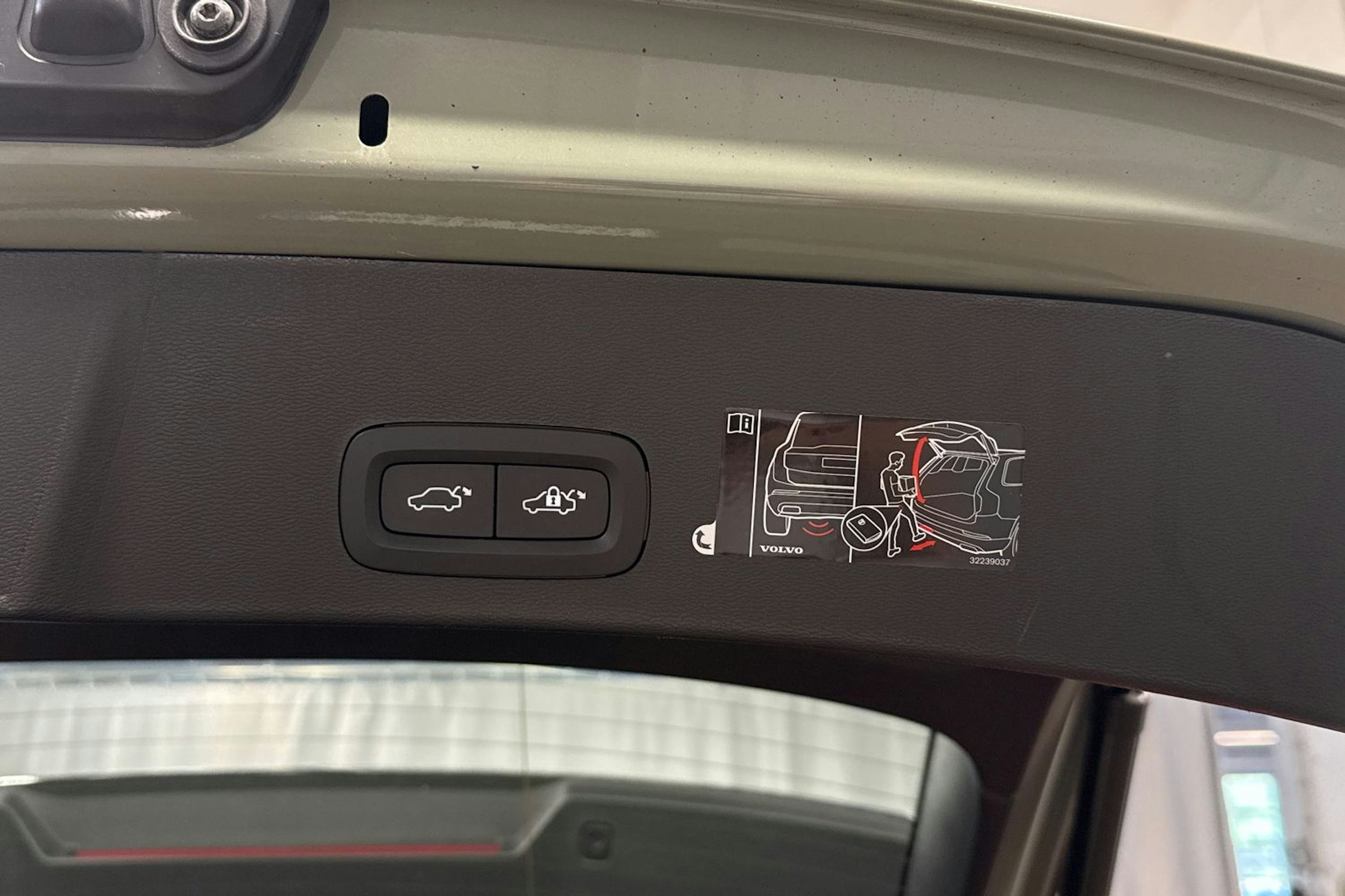 vihreä Volvo XC40 2022 kuva 24.