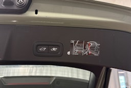 vihreä Volvo XC40 2022 kuva 24.