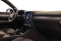 musta Volvo XC40 2022 kuva 10.