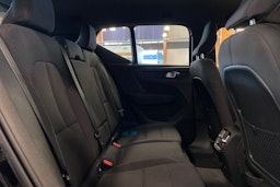 musta Volvo XC40 2022 kuva 14.
