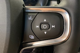 musta Volvo XC40 2022 kuva 19.