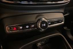 musta Volvo XC40 2022 kuva 23.