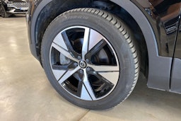musta Volvo XC40 2022 kuva 25.