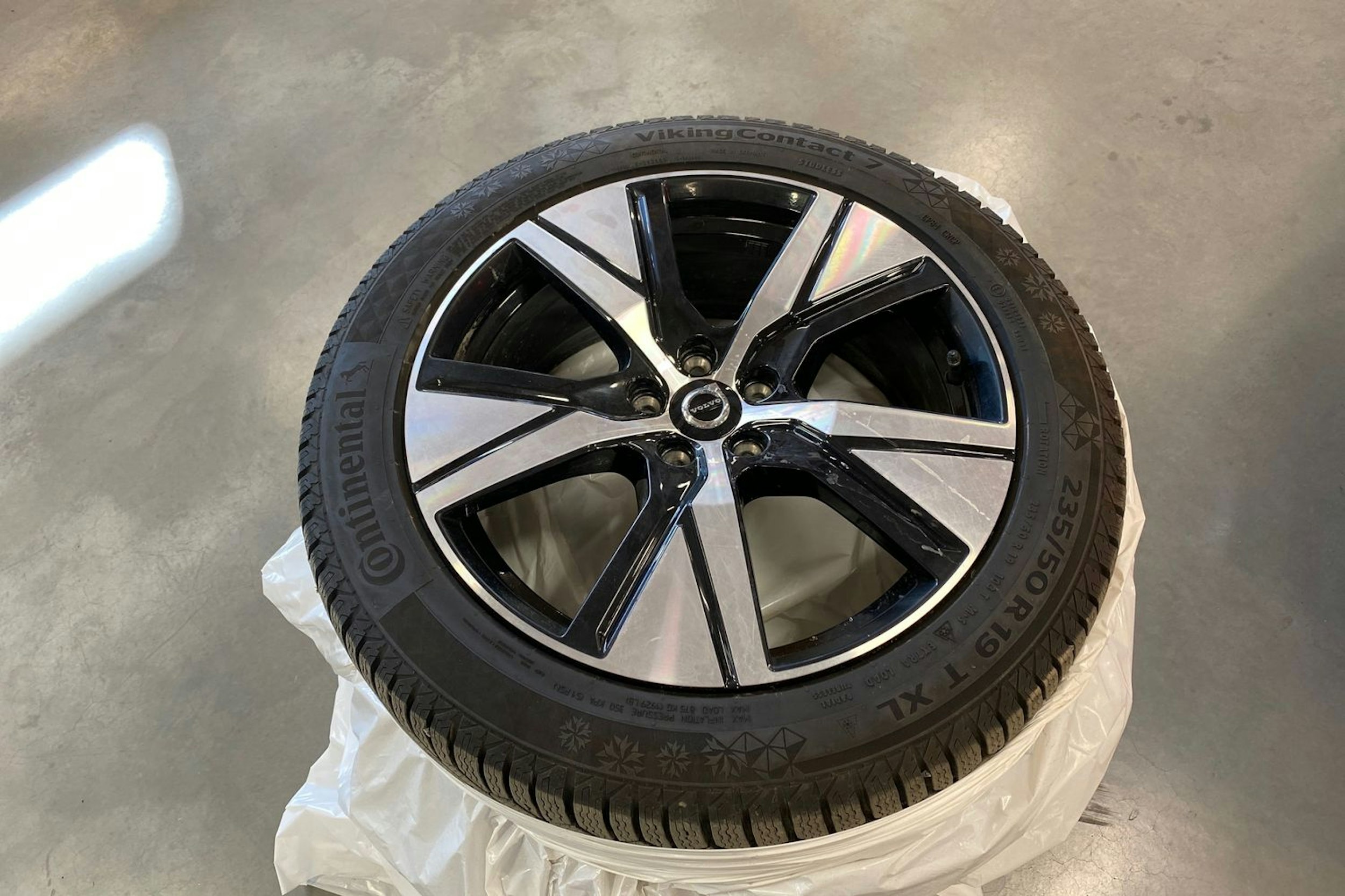 musta Volvo XC40 2022 kuva 26.