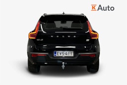 musta Volvo XC40 2023 kuva 3.