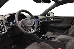 musta Volvo XC40 2023 kuva 7.