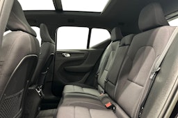 musta Volvo XC40 2023 kuva 10.