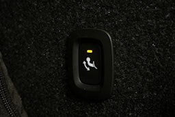 musta Volvo XC40 2023 kuva 16.