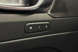 musta Volvo XC40 2023 kuva 20.
