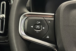 musta Volvo XC40 2023 kuva 22.