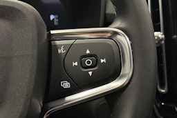 musta Volvo XC40 2023 kuva 23.