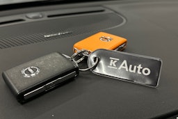 musta Volvo XC40 2023 kuva 32.