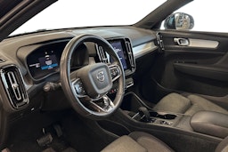 musta Volvo XC40 2022 kuva 3.