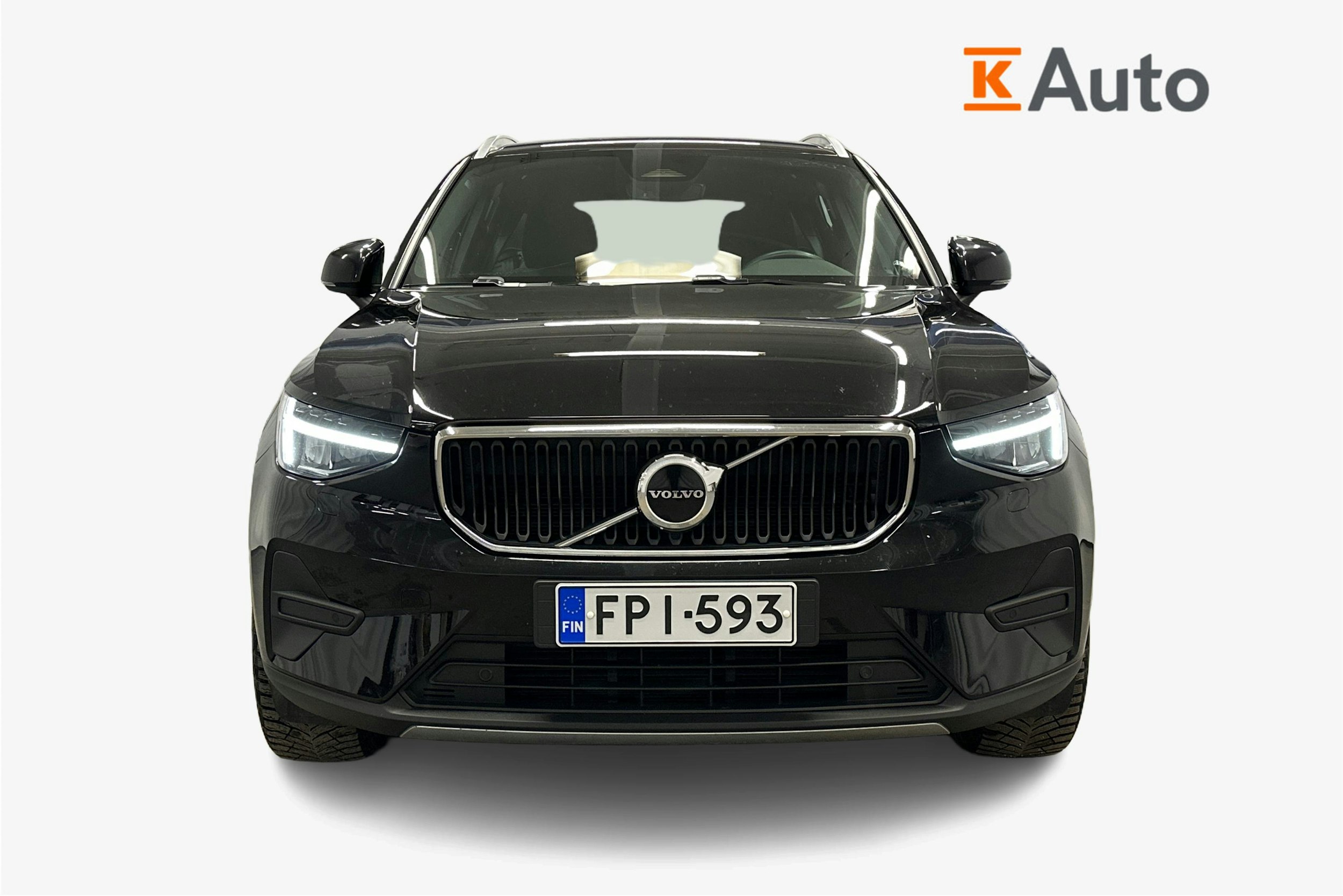 musta Volvo XC40 2023 kuva 5.