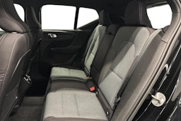 musta Volvo XC40 2023 kuva 10.