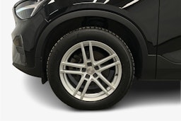 musta Volvo XC40 2023 kuva 11.