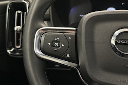 musta Volvo XC40 2023 kuva 20.