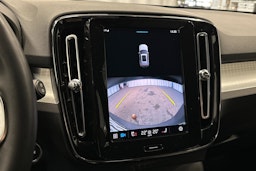 musta Volvo XC40 2023 kuva 29.