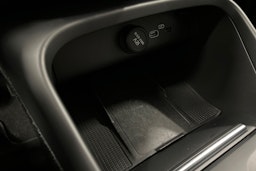 musta Volvo XC40 2023 kuva 31.