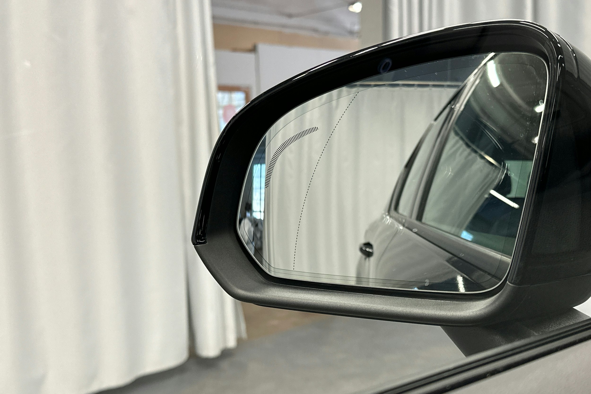 musta Volvo XC40 2023 kuva 33.