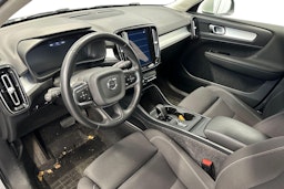 valkoinen Volvo XC40 2022 kuva 3.