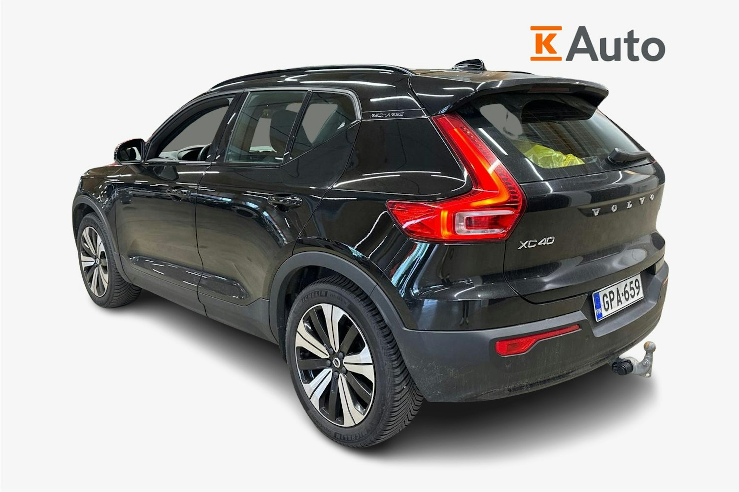 musta Volvo XC40 2022 kuva 2.