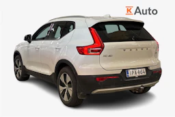 valkoinen Volvo XC40 2022 kuva 2.