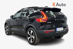 musta Volvo XC40 2022 kuva 2.