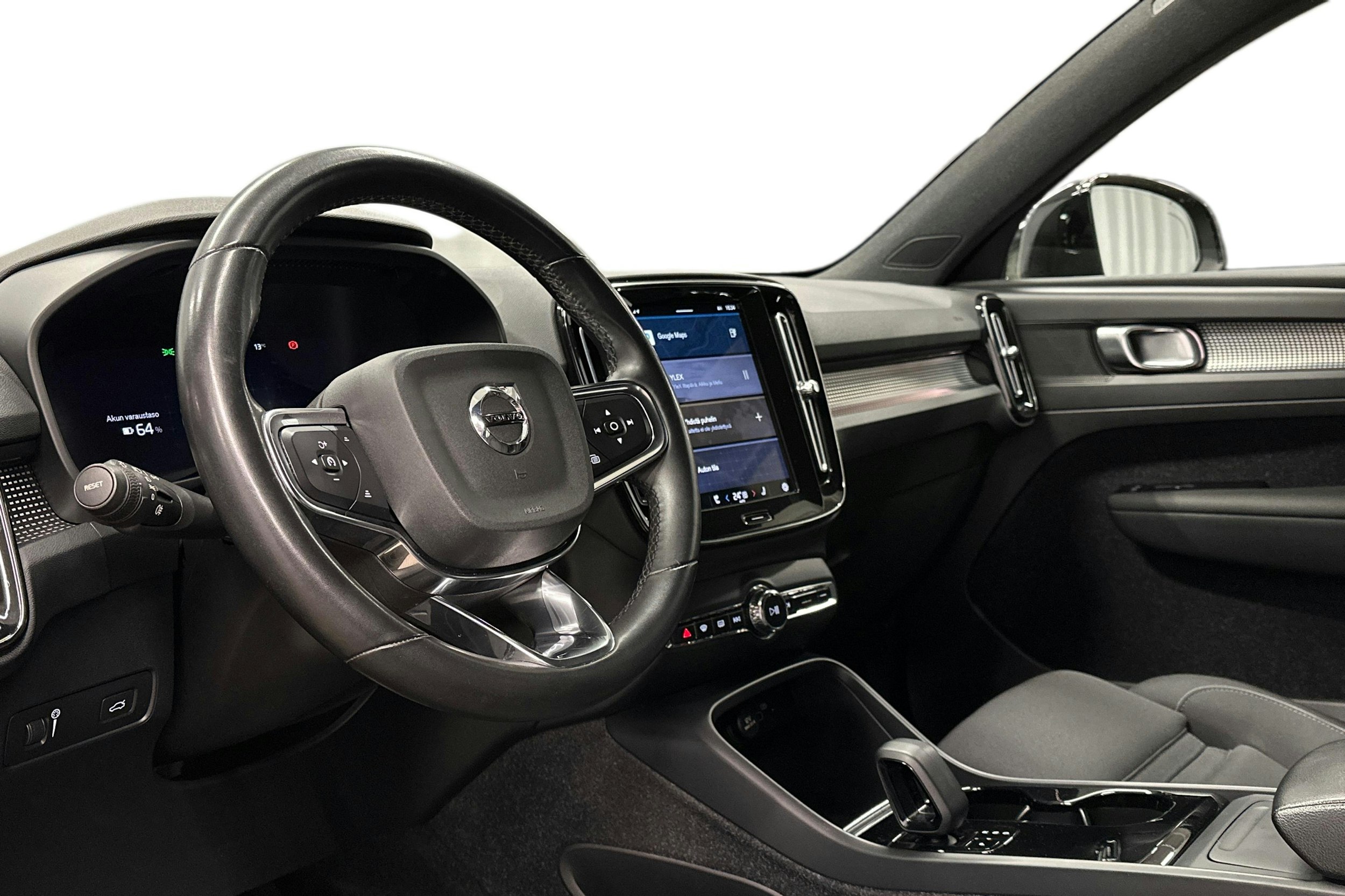 musta Volvo XC40 2022 kuva 7.