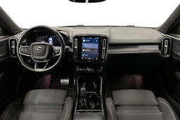 musta Volvo XC40 2022 kuva 9.