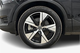 musta Volvo XC40 2022 kuva 11.